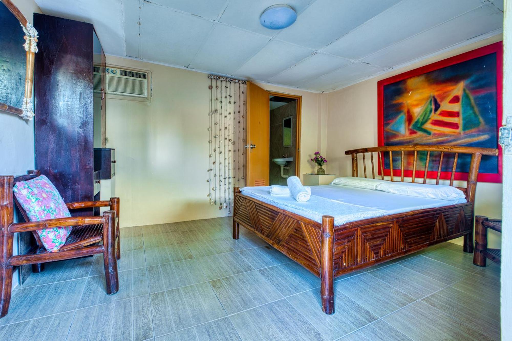 Pilar Pilapil Beach Resort Daanbantayan Room photo