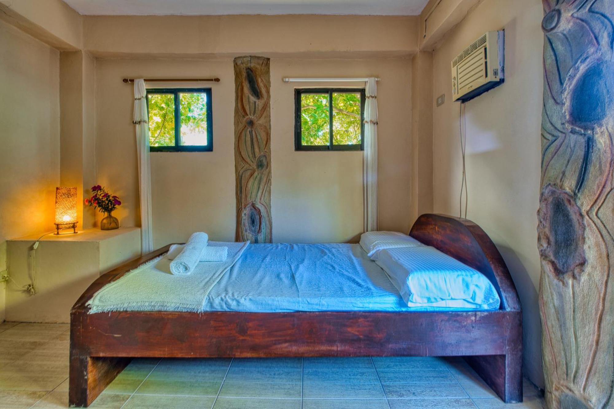 Pilar Pilapil Beach Resort Daanbantayan Room photo