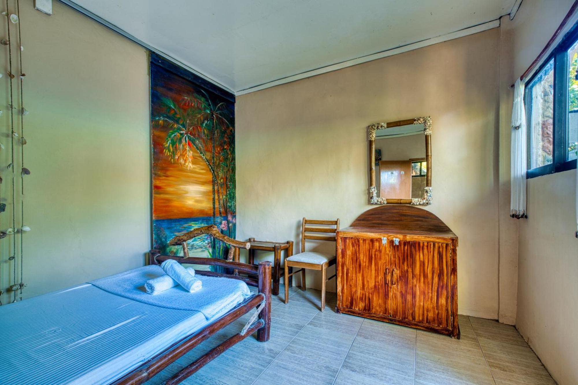 Pilar Pilapil Beach Resort Daanbantayan Room photo