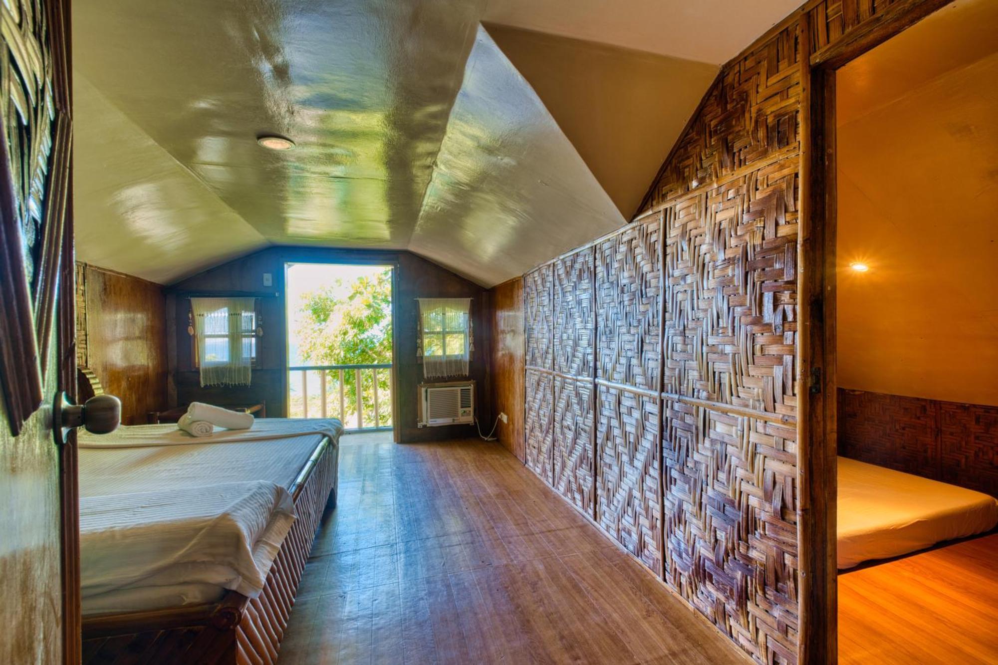Pilar Pilapil Beach Resort Daanbantayan Room photo
