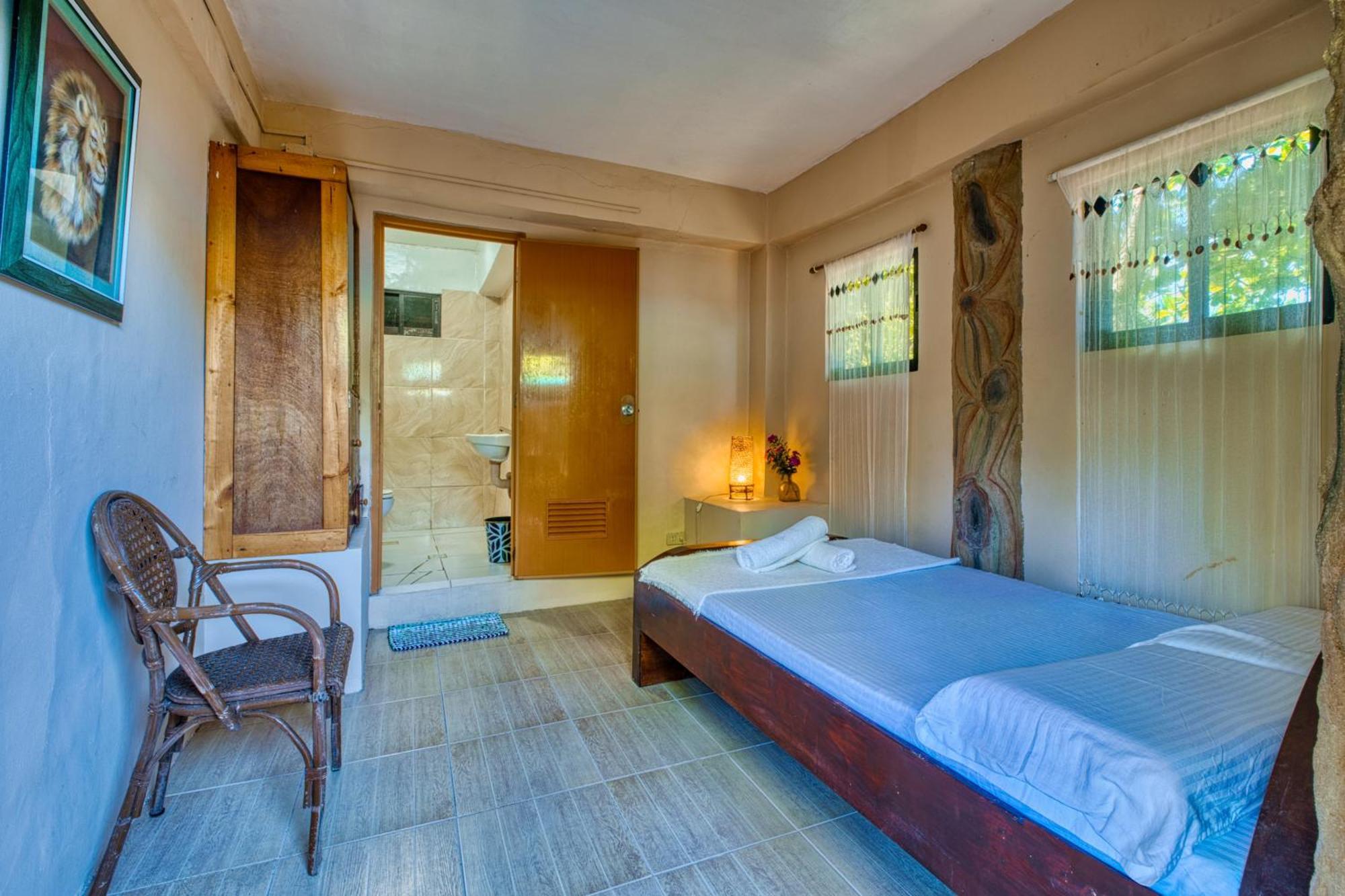 Pilar Pilapil Beach Resort Daanbantayan Room photo