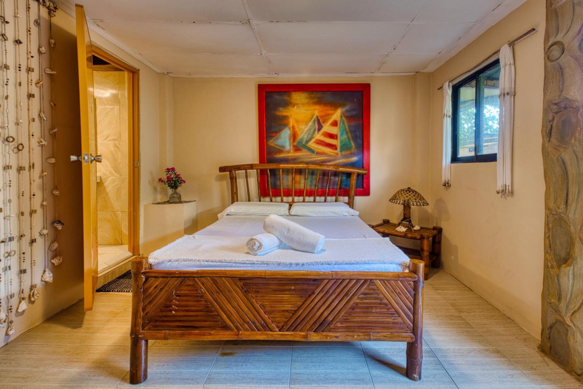 Pilar Pilapil Beach Resort Daanbantayan Room photo