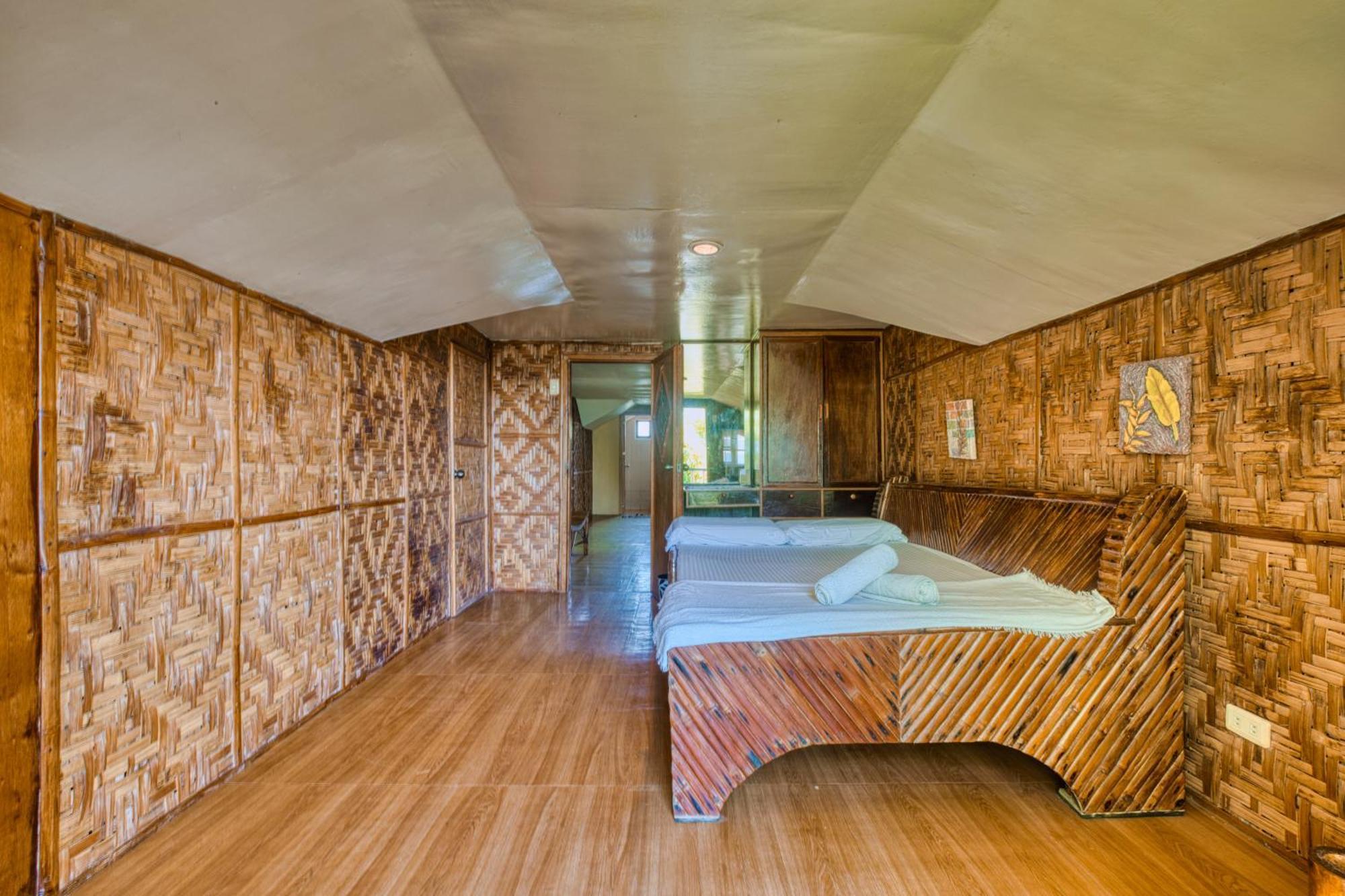 Pilar Pilapil Beach Resort Daanbantayan Room photo